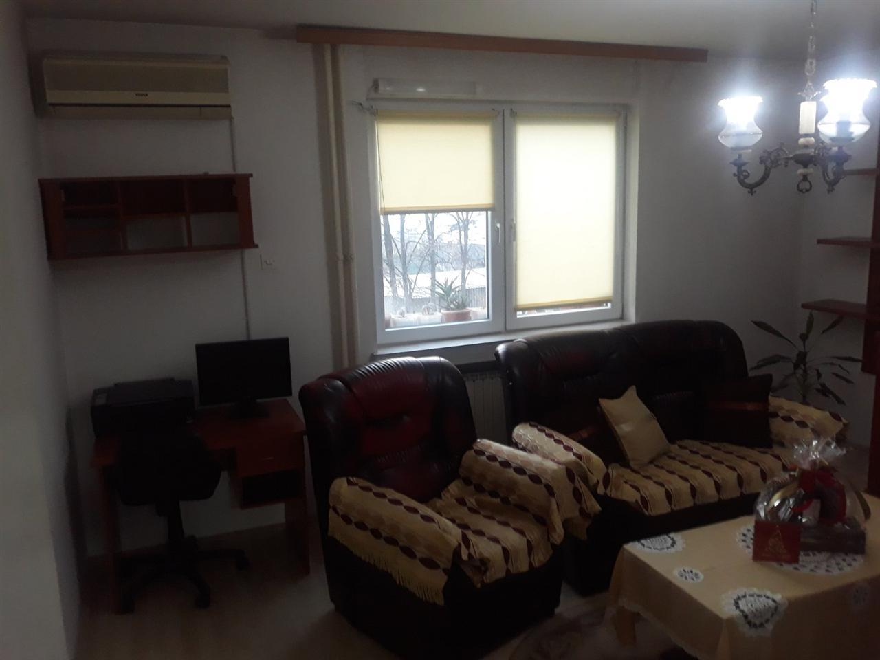 SE IZNAJMUVA TROSOBEN STAN VO ZELEZARA 250 EVRA