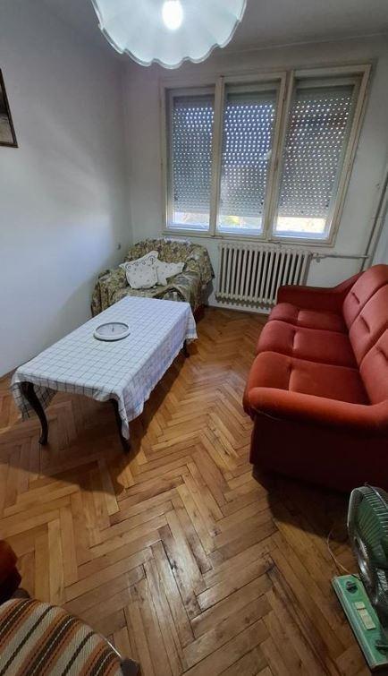 Stan 76 m2 se iznajmuva vo Aerodrom.