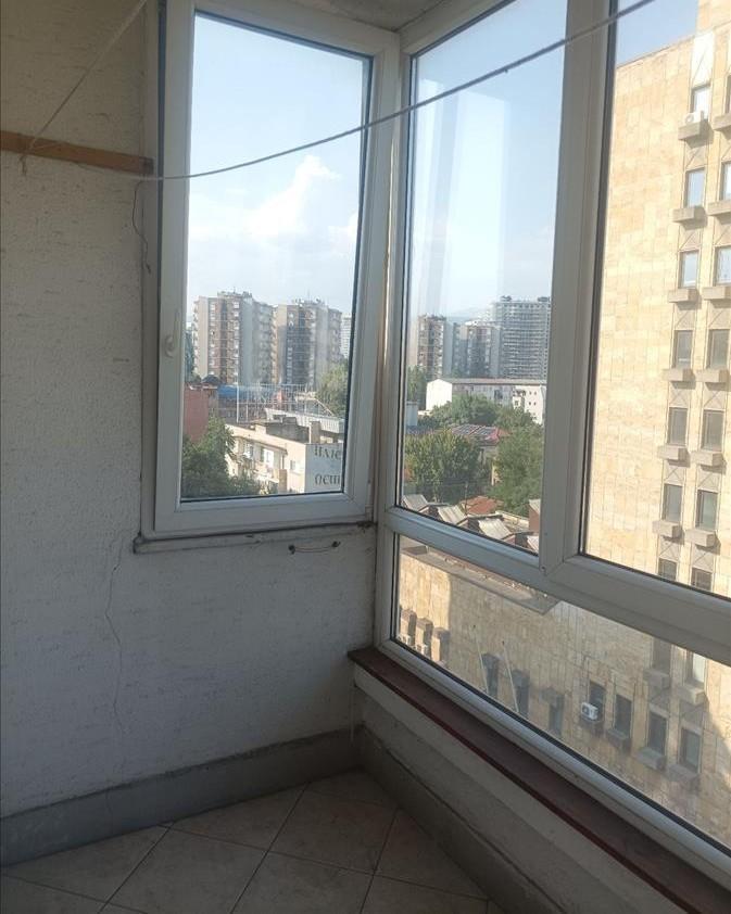 SE IZDAVA dvosoben stan vo blizina na RAMPA 47m2