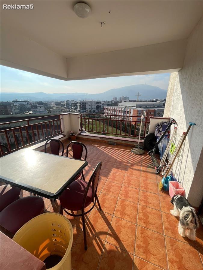 SE PRODAVA 4-SOBEN STAN VO NOVO LISICHE, REONSKI