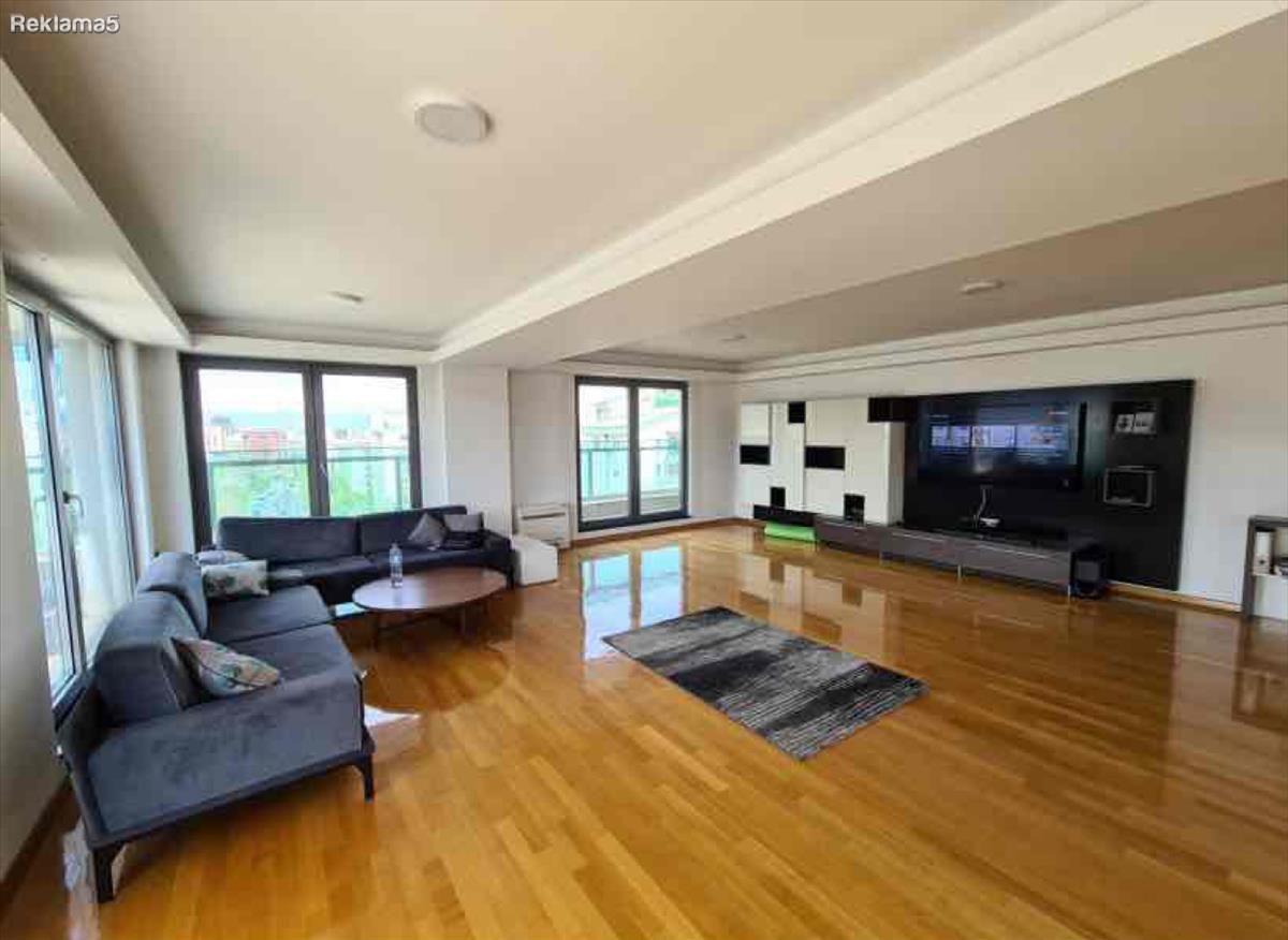 SE PRODAVA EKSKLUZIVEN PENTHOUSE VO AERODROM, CAPITOL MALL