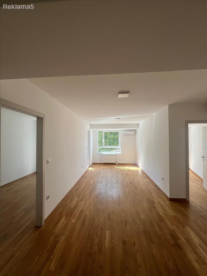 A new apartment suitable for offices is for rent