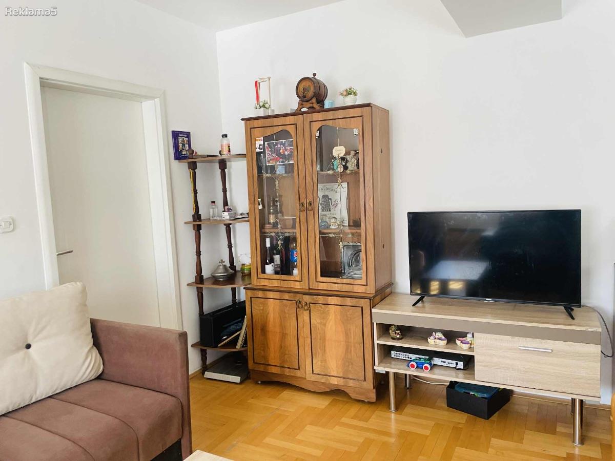 I am renting out a two-room apartment in Crnice