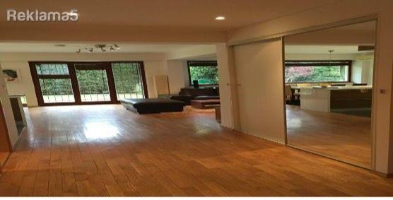 EMPTY THREE-ROOM APARTMENT WITH COURTYARD IN KOZLE