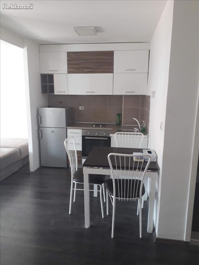 Se izdava Nova garsonjera 30m2 vo D.Mallo kaj Apce