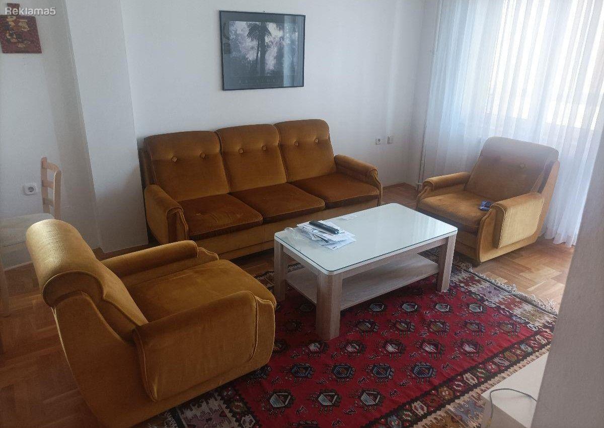 Se izdava stan 47m2 vo Centar