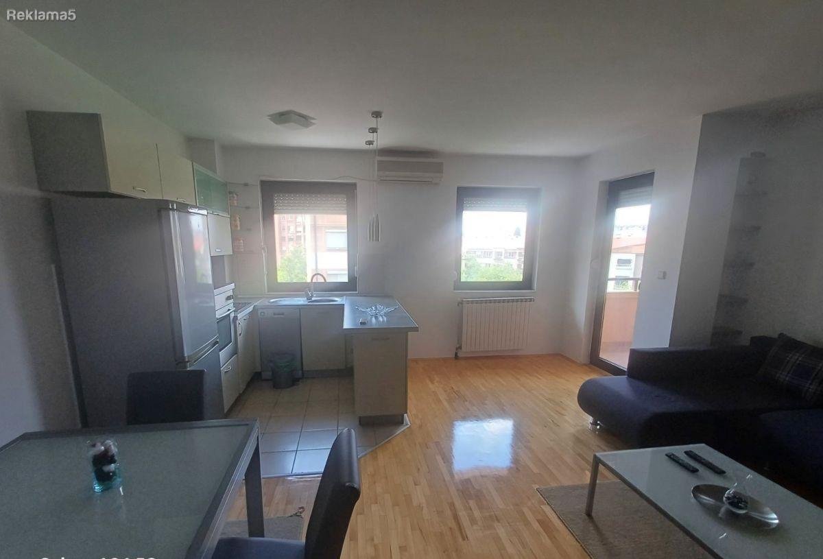 Se izdava namesten dvosoben 60m2 na Mlecen Taftalidze