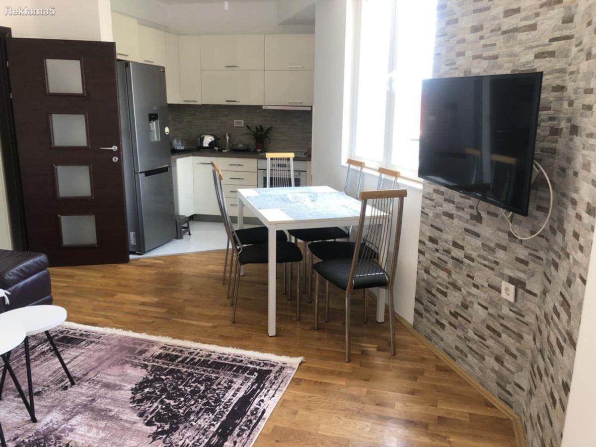 CENTER, FOR RENT, NEWLY FURNISHED APARTMENT, PARKING
