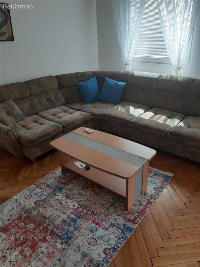 Izdavam Dvosoben Stan 62 m2 Aerodrom Kapitol