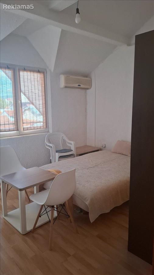 Se izdava stan so 2 spalni sobi vo Ohrid