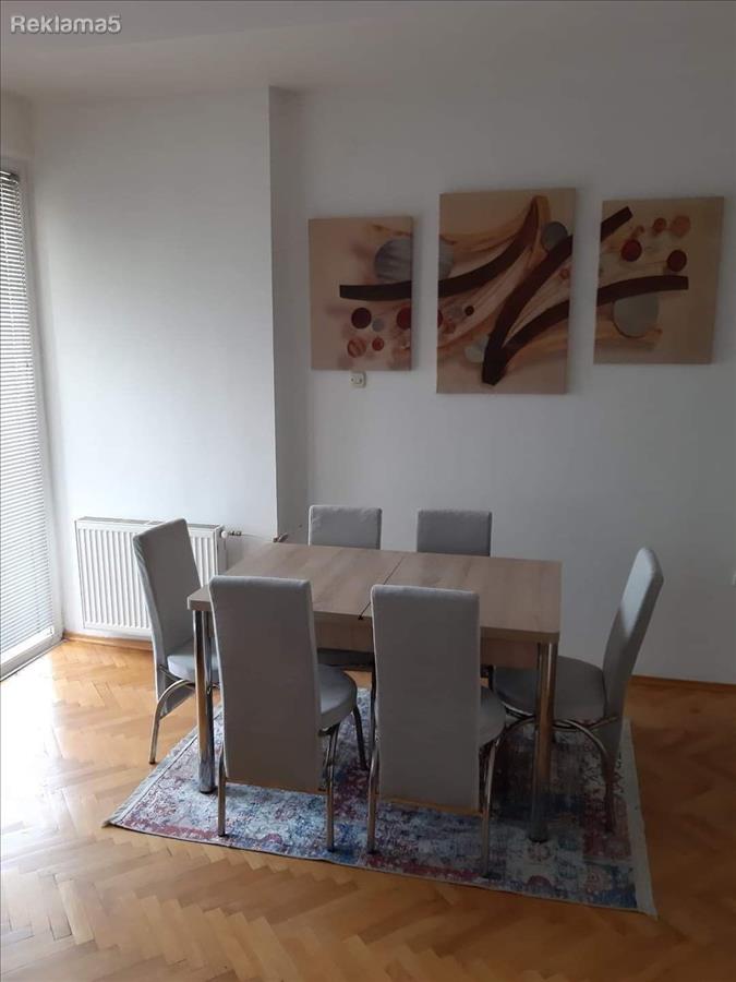 Izdavam Trosoben Stan 84 m2 Aerodrom Tobako