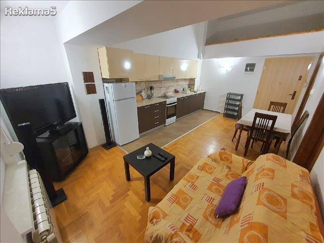 Two-room well-furnished apartment near Pestaloci!