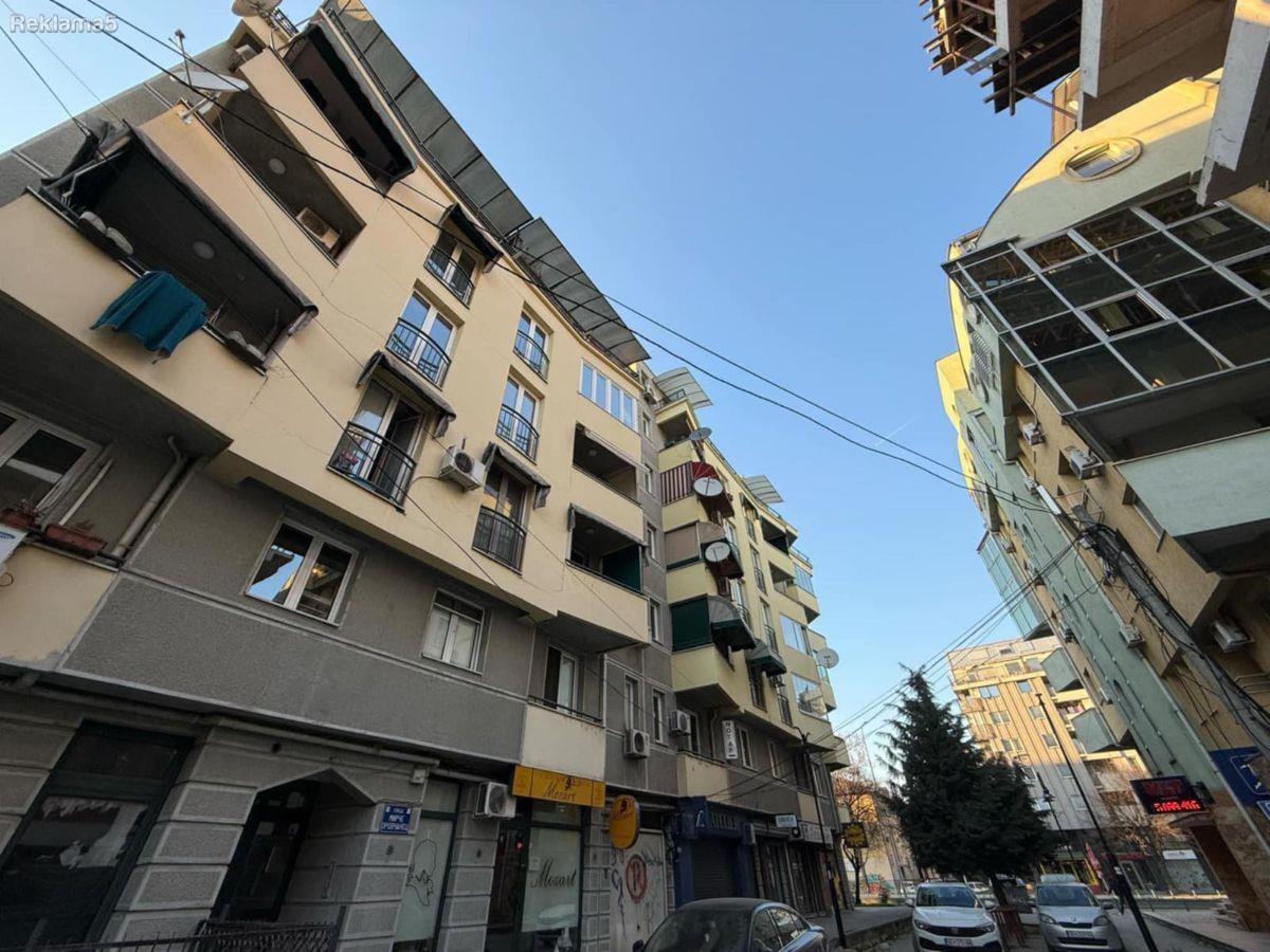 TROSOBEN CENTAR SO GARAZA