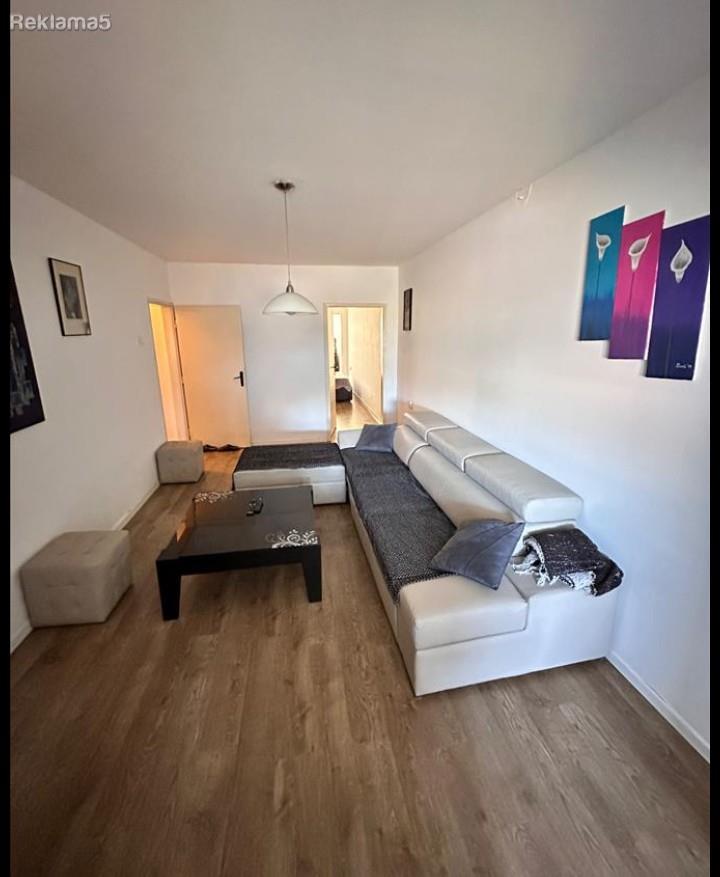 Se prodava kompletno opremen renoviran stan 62m2 Karpos 3