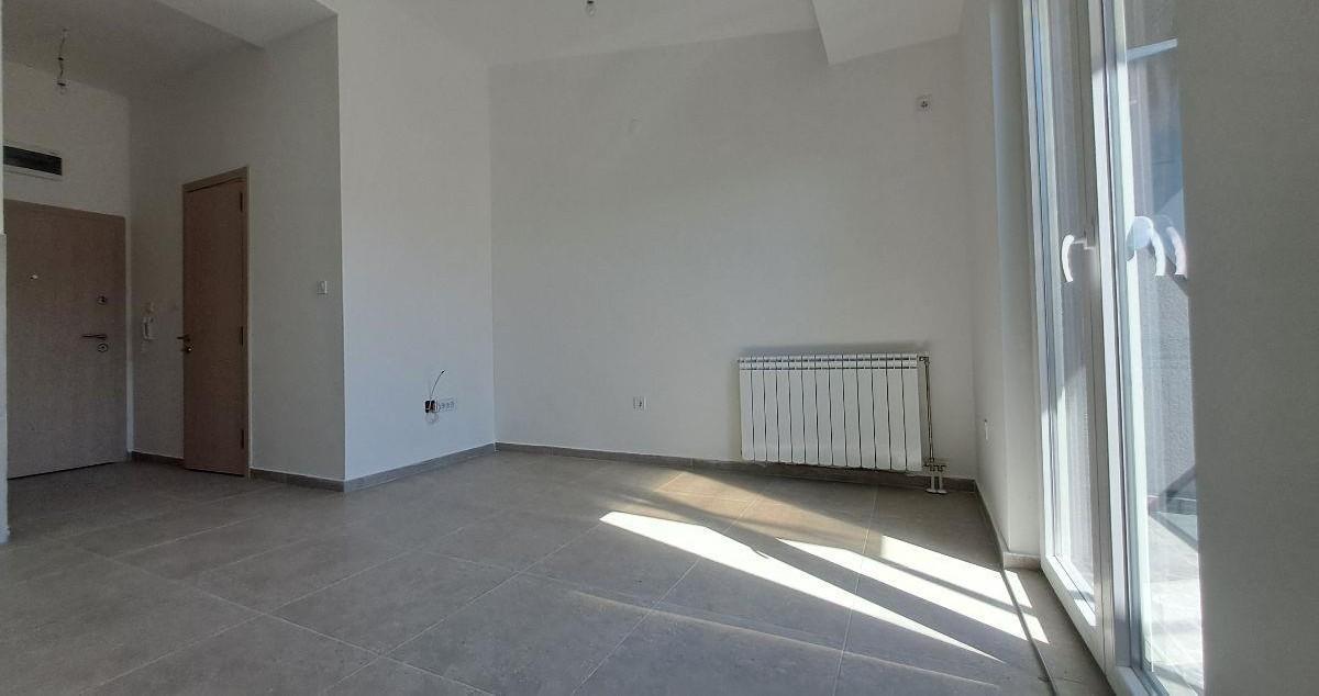 Se prodava garsonjera 25m2 vo Aerodrom