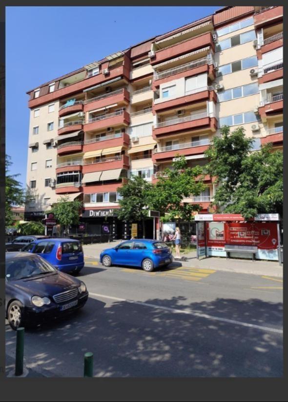 SE PRODAVA NAMESTEM TAN 49 M2 O KISELA VODA