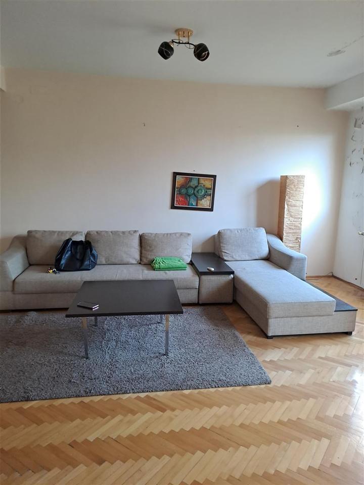Se prodava ili izdava namesten stan od 59m2 vo Centar
