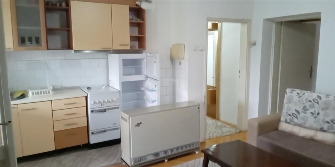 Se Prodava trosoben stan 62m2 Karpos 1 kaj fakultetite