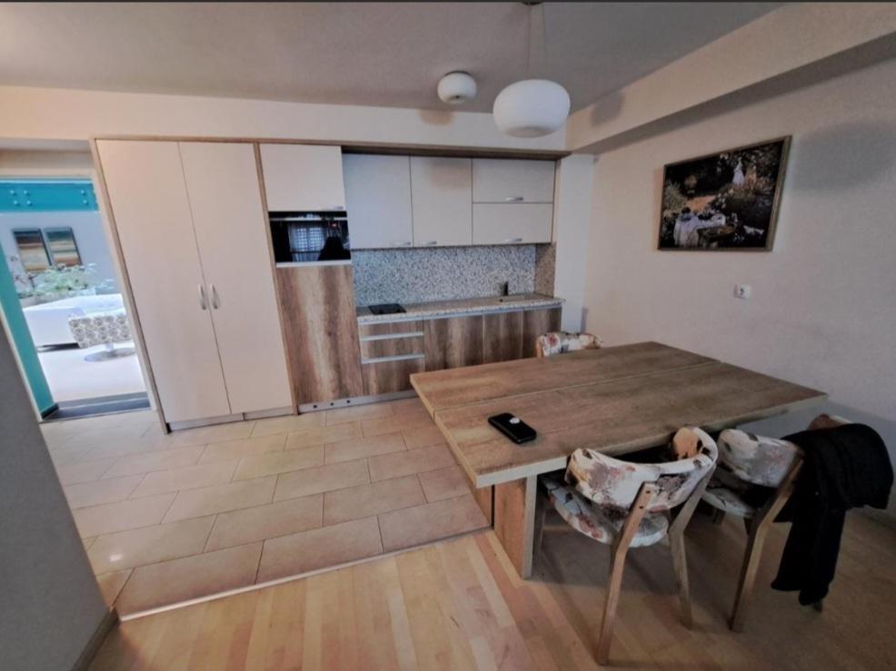 DVOSOBEN MODEREN APARTMAN VO KAPITOL MALL, AERODROM