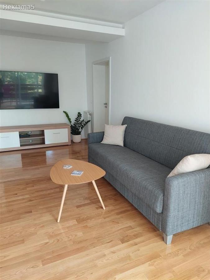 Se izdava nov trosoben 60m2 vo Karpos 1 kaj Centar za strani