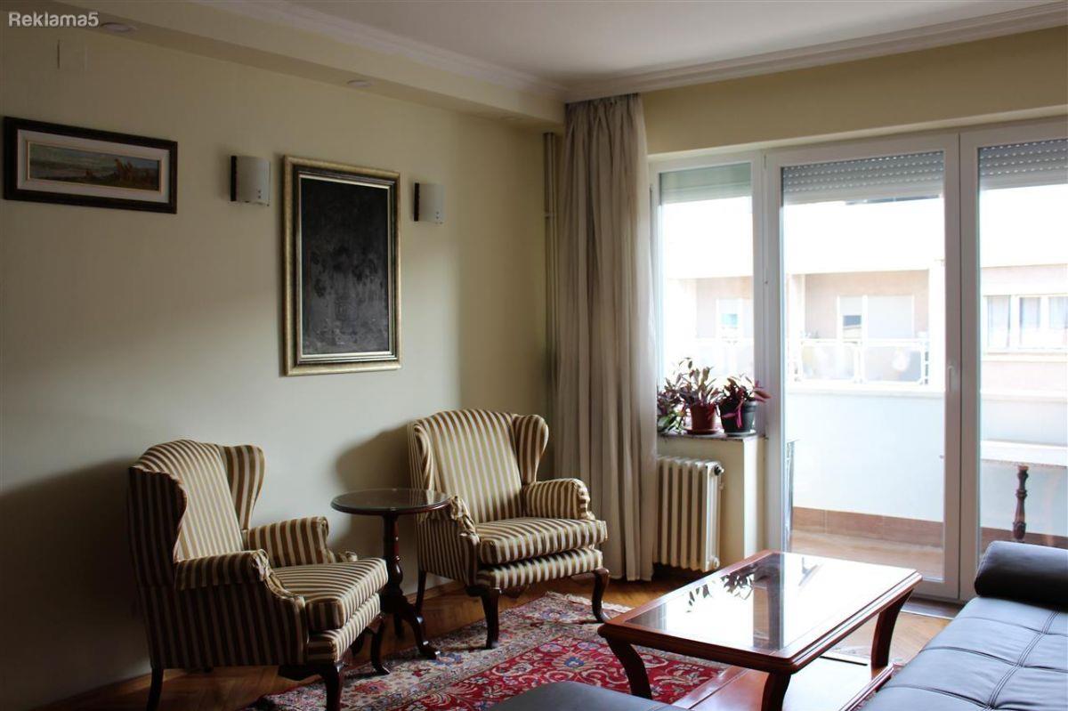 Se izdava extra ureden dvosoben 70m2 Plostad Makedonija