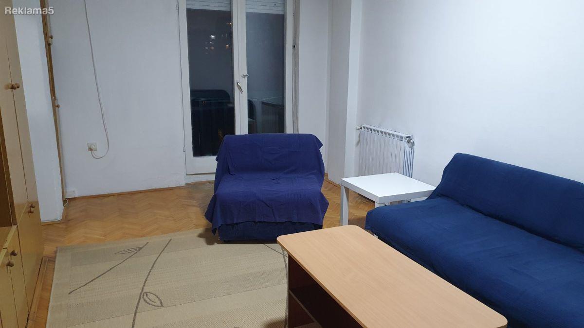 I am renting a 33m2 studio apartment