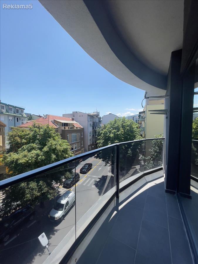 New Uninhabited Modern Apartment in the Center