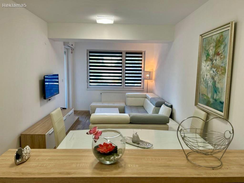 Three-room apartment for rent in Centar