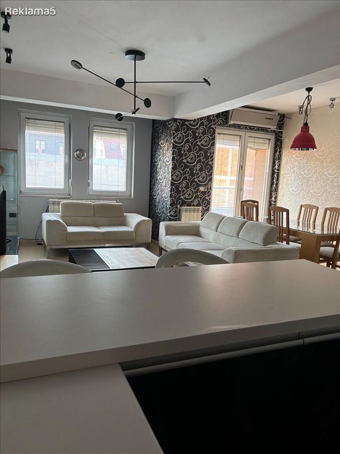 Prodavam Nov Trosoben Stan 75 m2 Kozle Vero