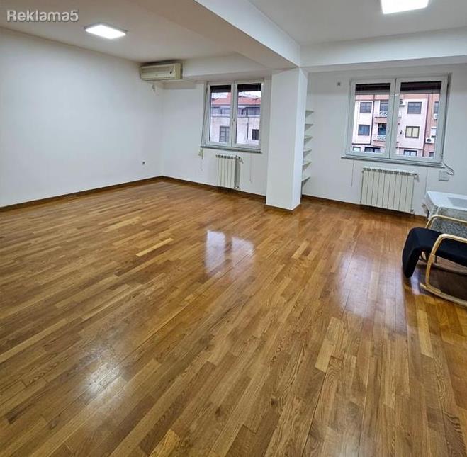 Stan vo Centar 101m2 so 3 spalni novogradba