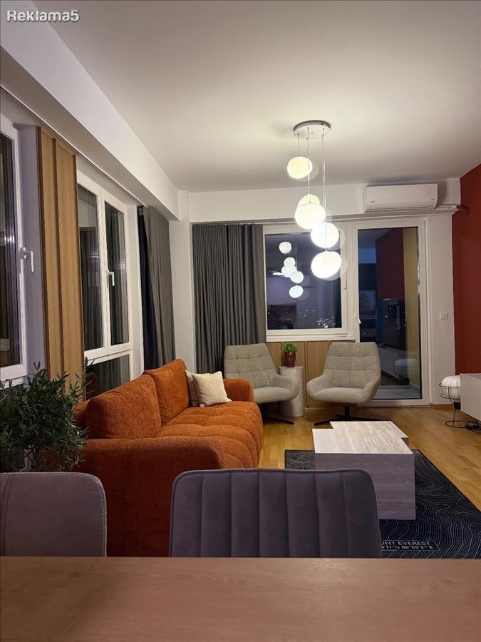 Se prodava kompletno ureden stan 74m2 vo Keramidnica