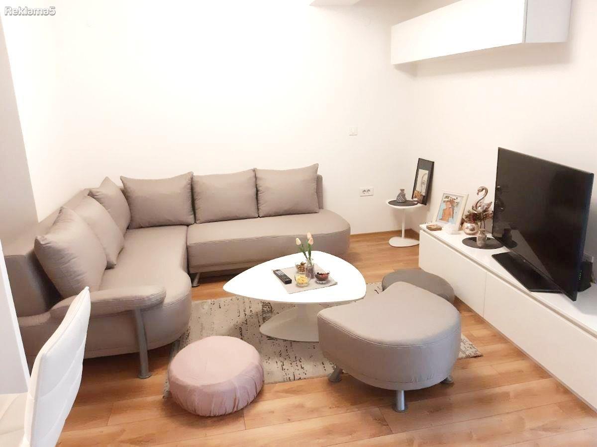 NOV DVOSOBEN 45m2 CENTAR -UNIVERZALNA