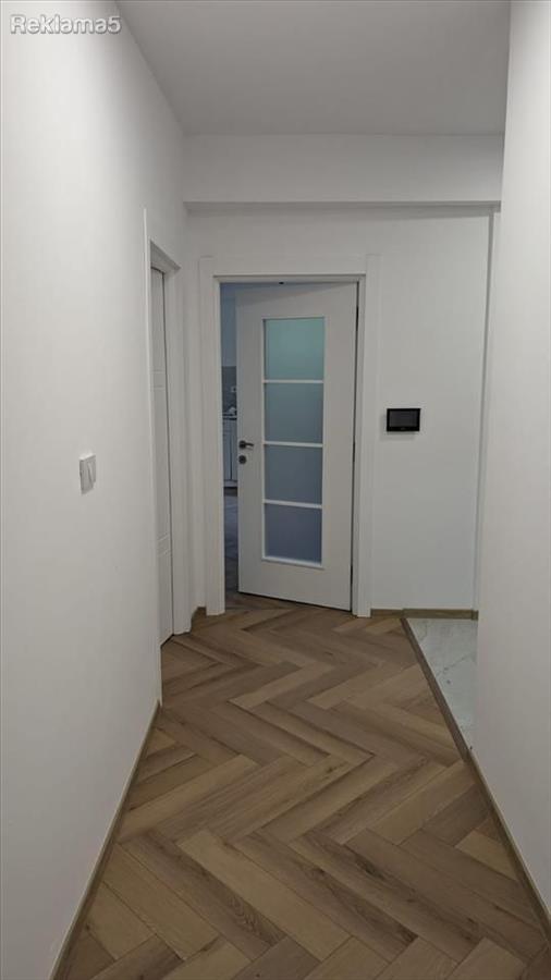 Se izdava nov prazen trosoben 80m2 Centar Vodno