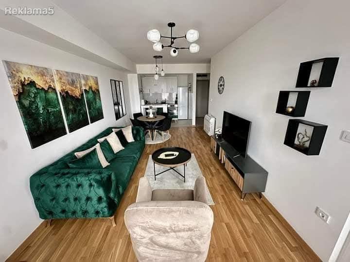 Se iznajmuva nov luksuzno opremen stan 67 m2 Aerodrom