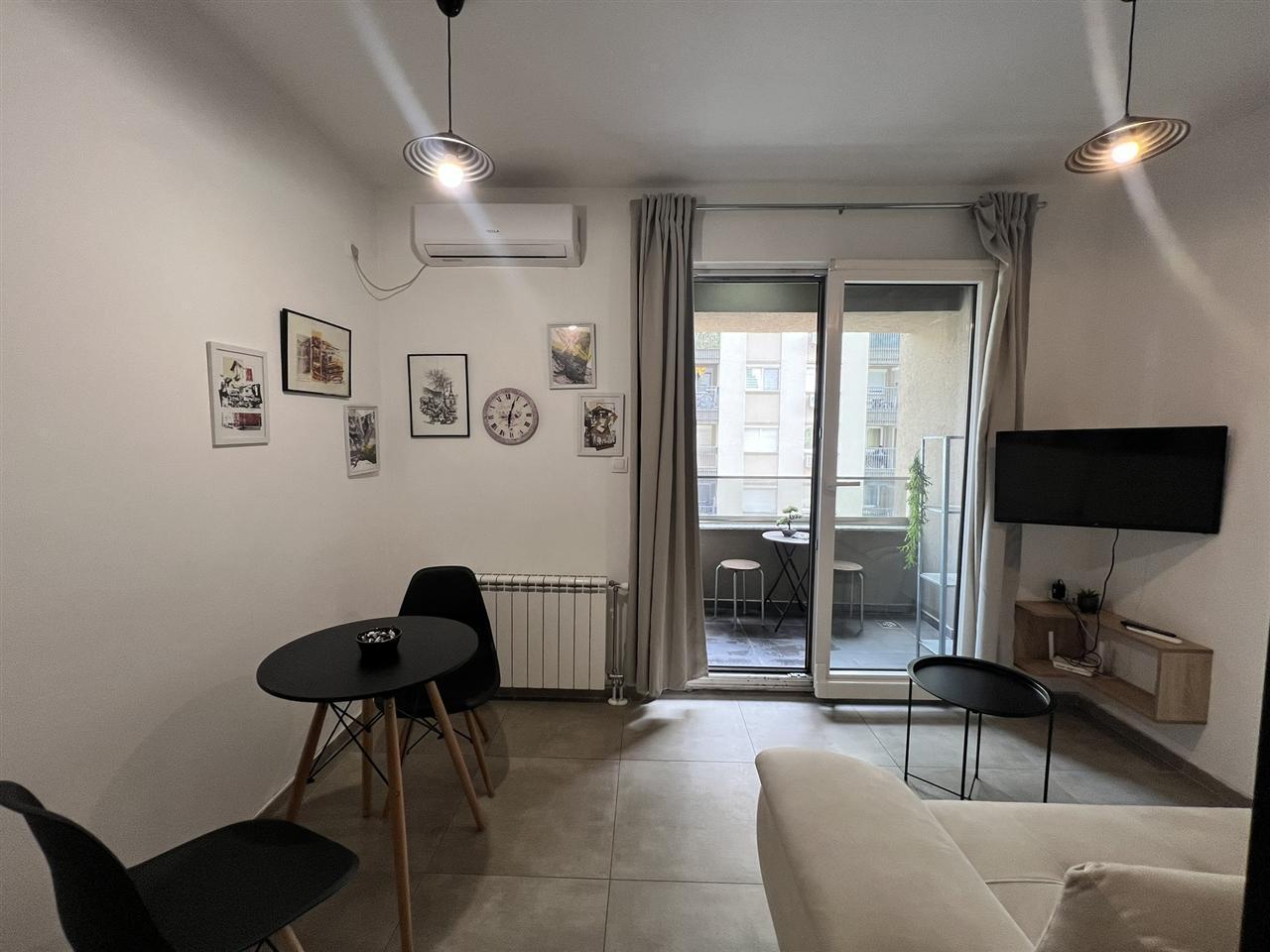 Se prodava garsonjera 28m2 vo Aerodrom