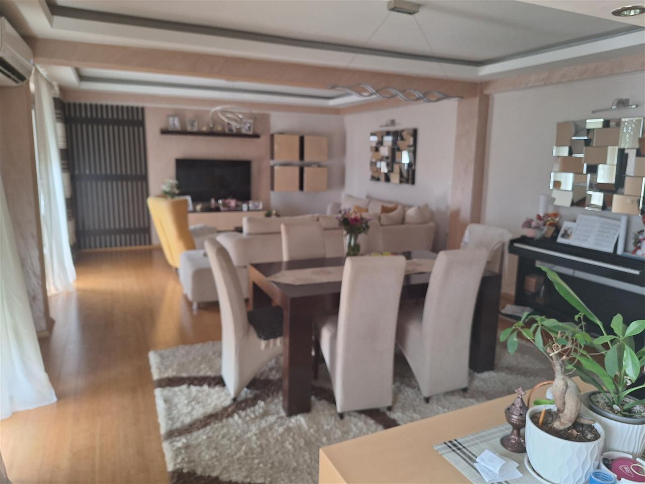 I am renting an APARTMENT of 90 m2