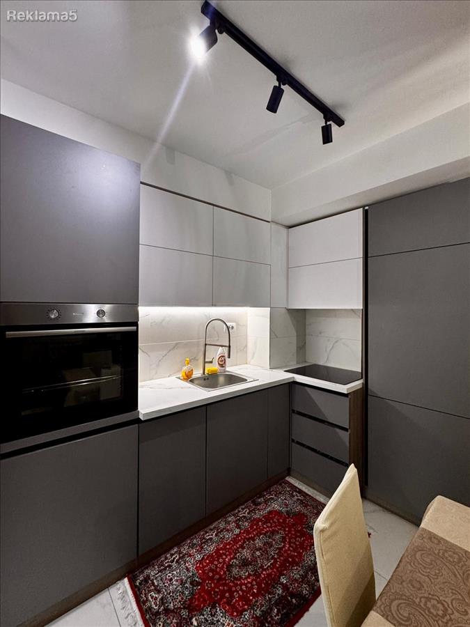 Three-room apartment for rent in Aerodrom