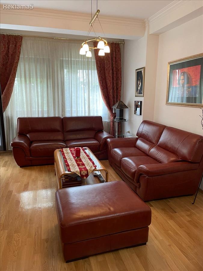 Trosoben stan so dvor vo Centar