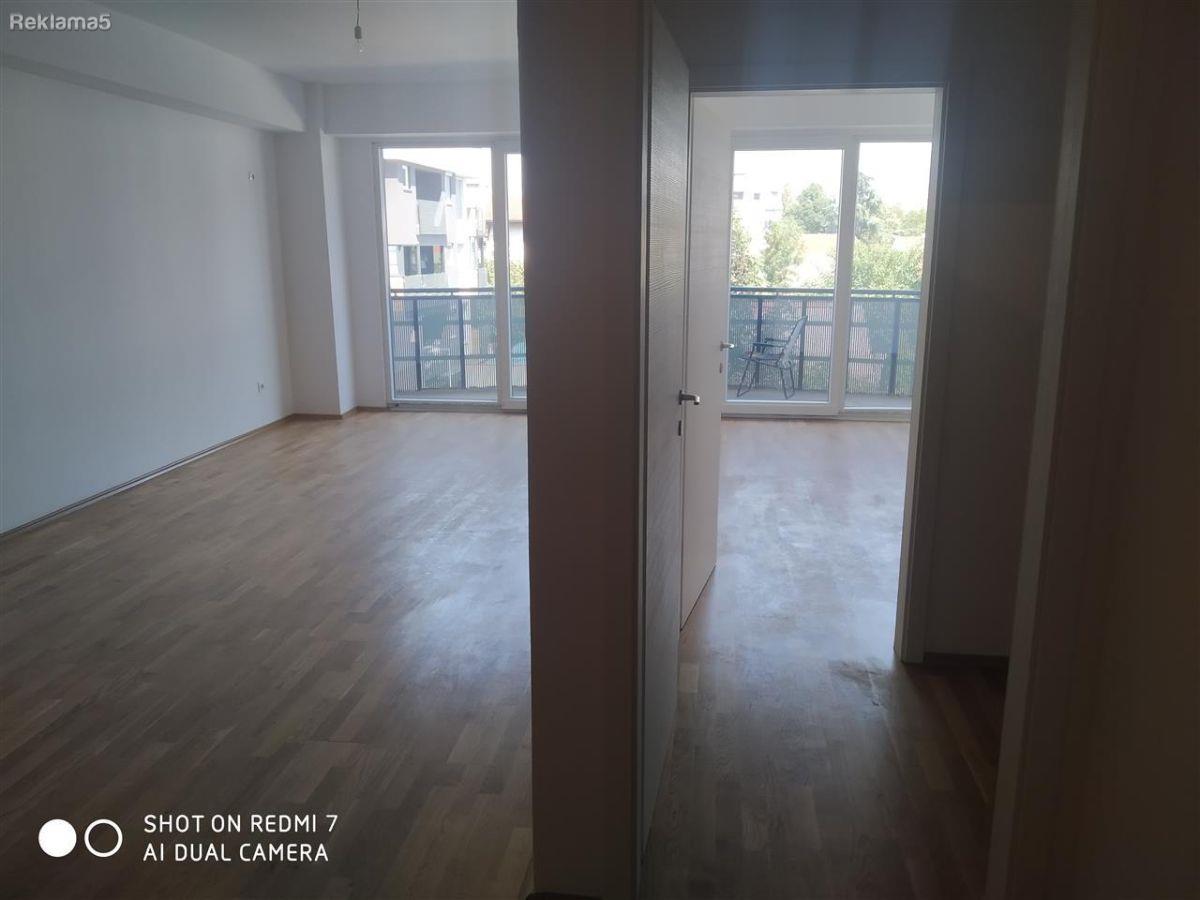 Izdavam Nov Prazen Trosoben Stan 95 m2 Taftalidze Praska