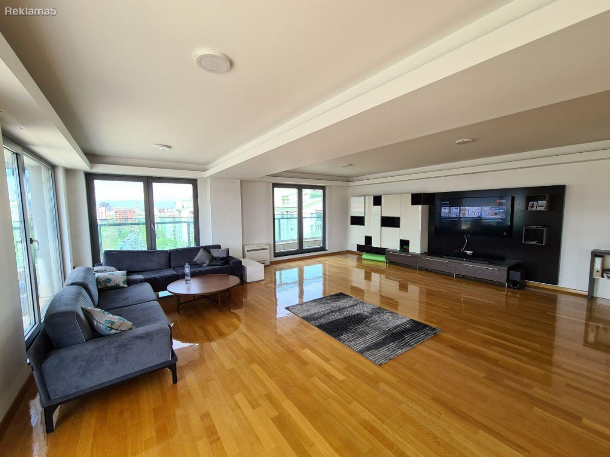 PENTHOUSE APARTMENT FOR RENT IN AIRPORT - IN CAPITOL MALL