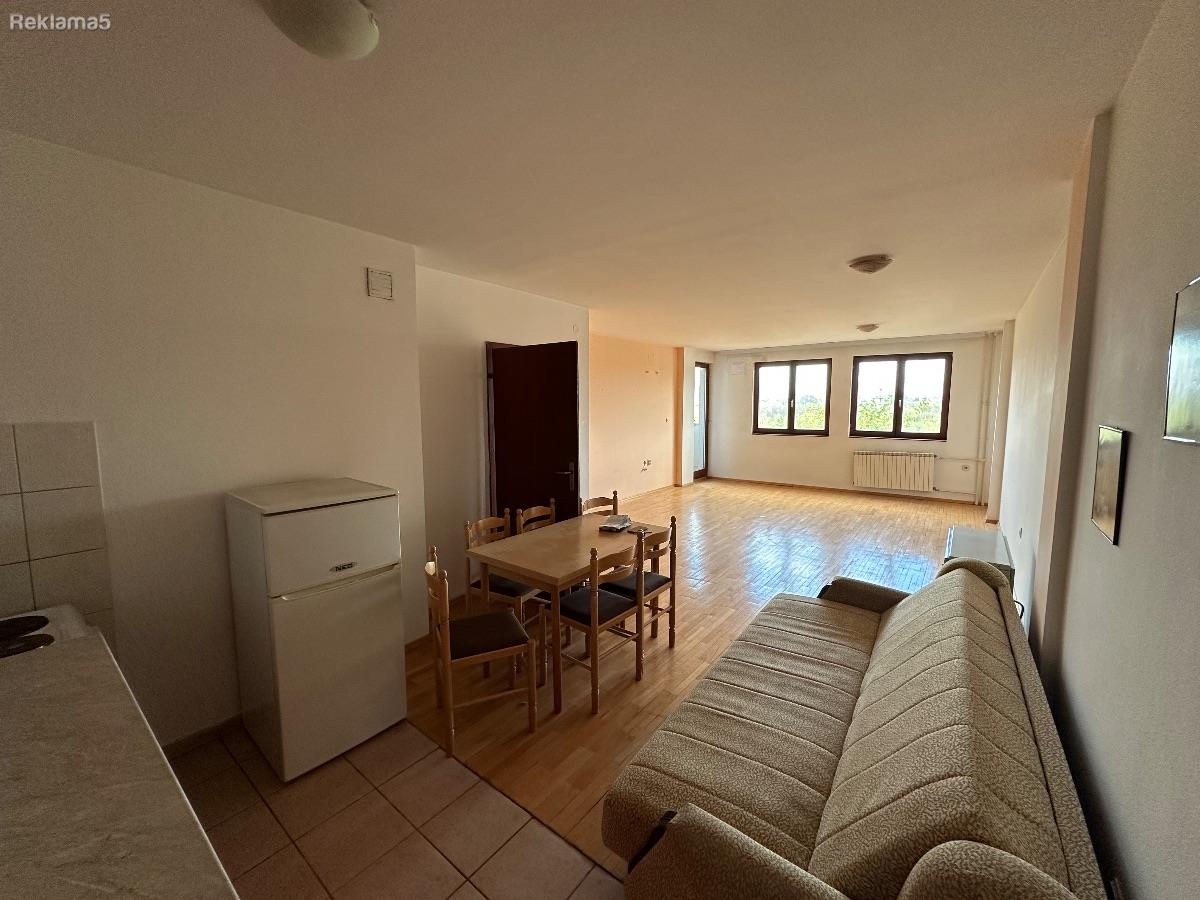 Apartment for rent (at get kafe) se iznajmuva stan (get kafe