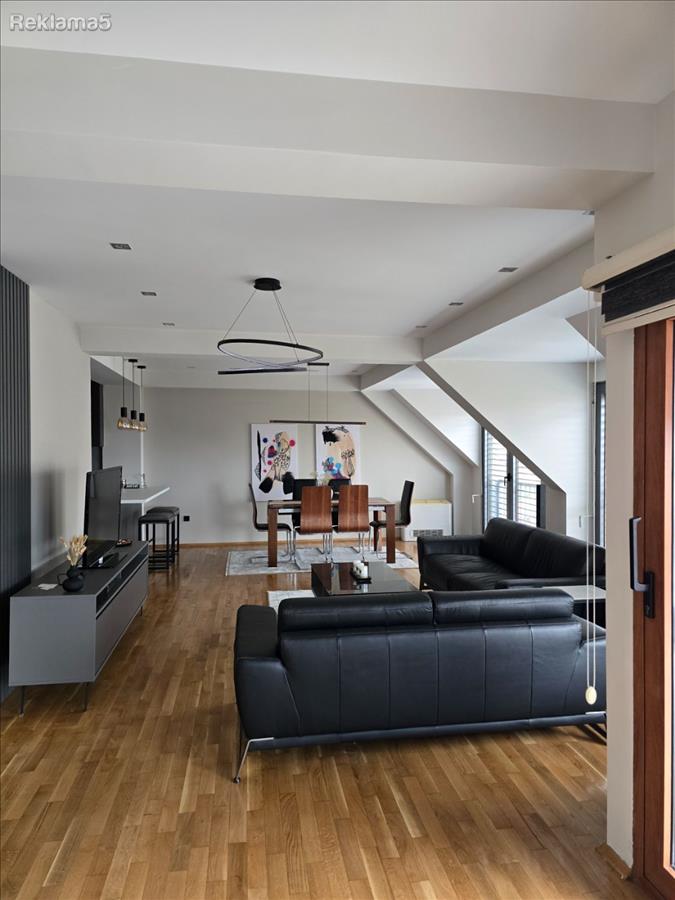 SE IZDAVA LUXUZEN STAN VO CRNICE