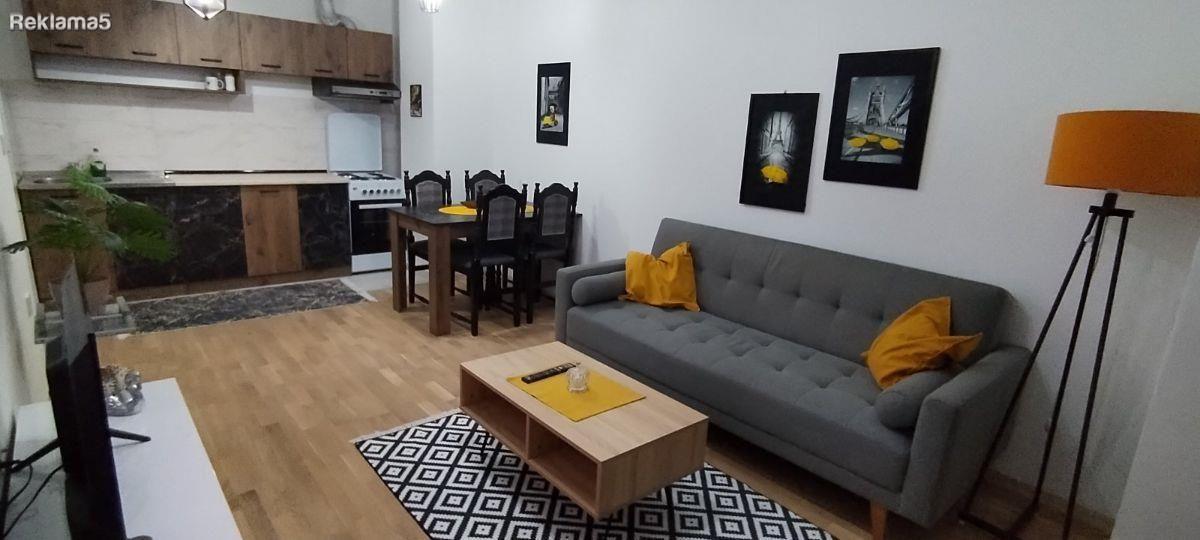 An apartment with a yard is for rent in Kisela Voda