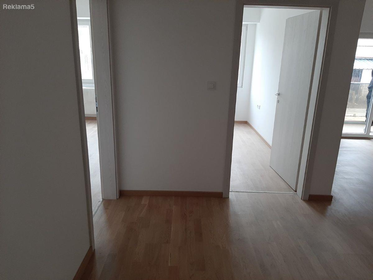 NOV PRAZEN 3-SOBEN 65m2 ZA KANCELARII AERODROM