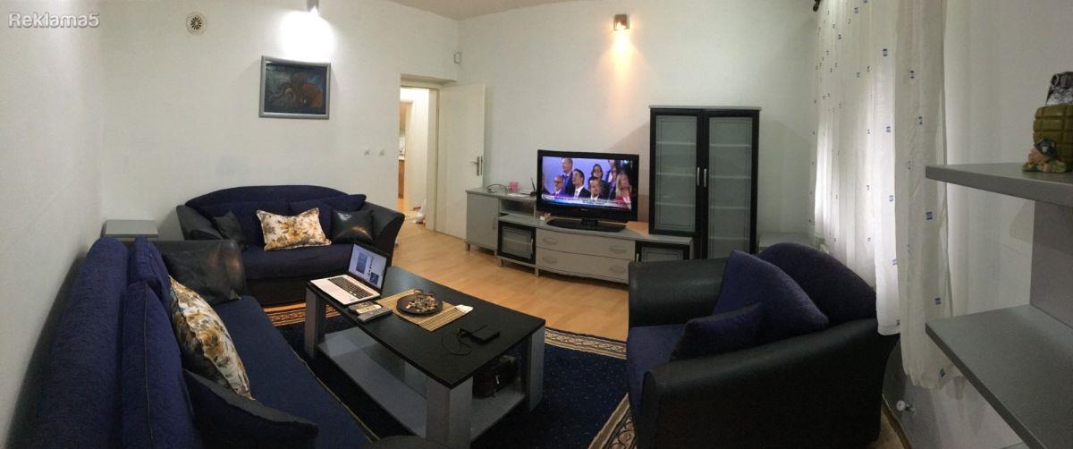 Se izdava komlet renoviran i modernisticki opremen stan vo c