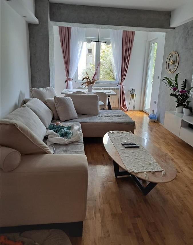 Se prodava namesten stan 64m2 vo Kisela Voda