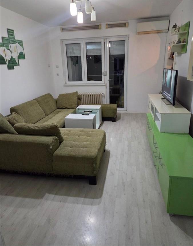 Stan kaj Univerzalna sala 70m2