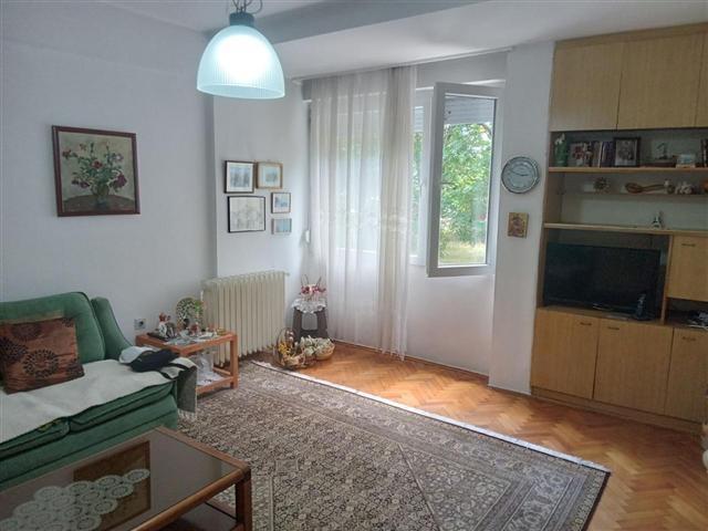 Se Prodava 80m2 Karpos 4
