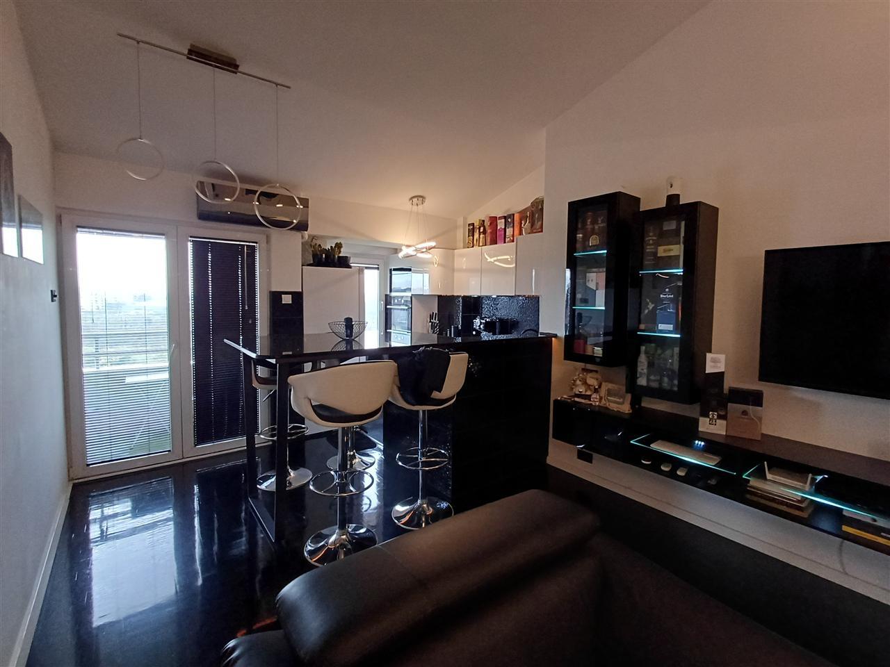 Se prodava duplex stan vo kisela voda rasadnik