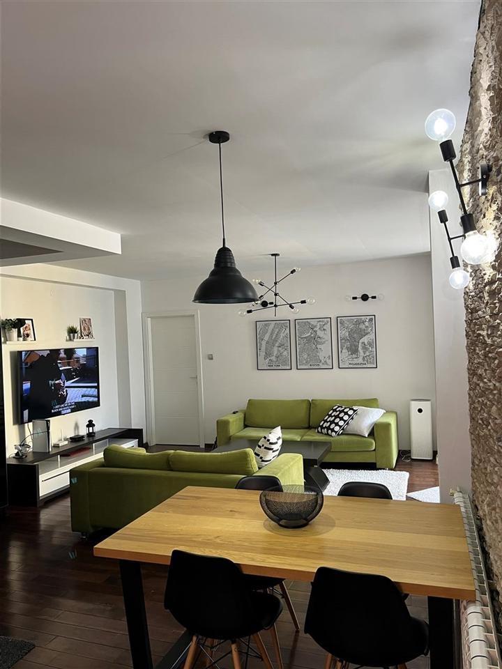 Se prodava namesten stan od 61m2 vo Karposh 4